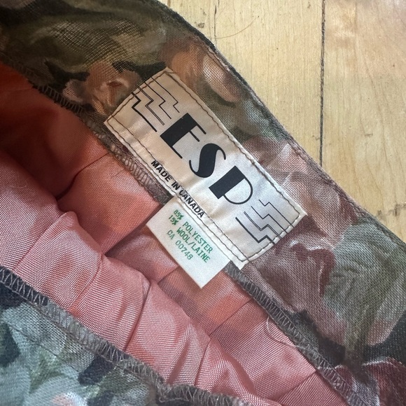 Vintage Floral A-Line Maxi Skirt in Green and Rose - Picture 5 of 5